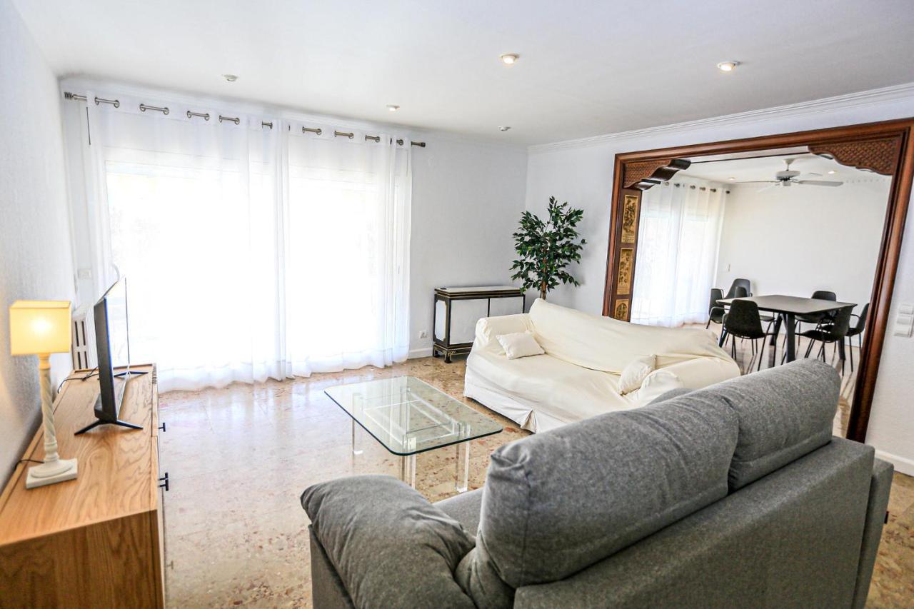 Aquarium - Only Families Apartment กัมบริลส์ ภายนอก รูปภาพ