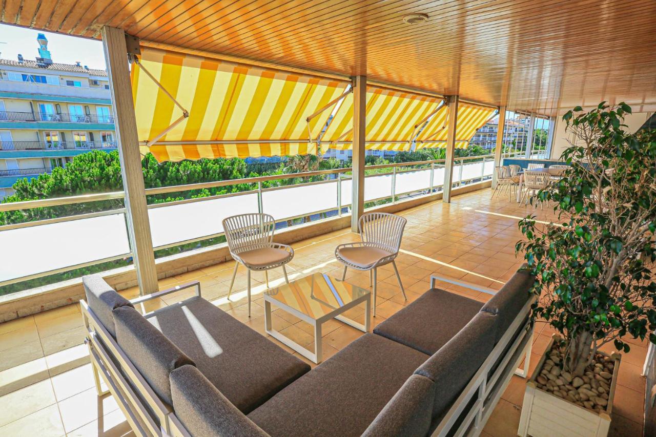 Aquarium - Only Families Apartment กัมบริลส์ ภายนอก รูปภาพ