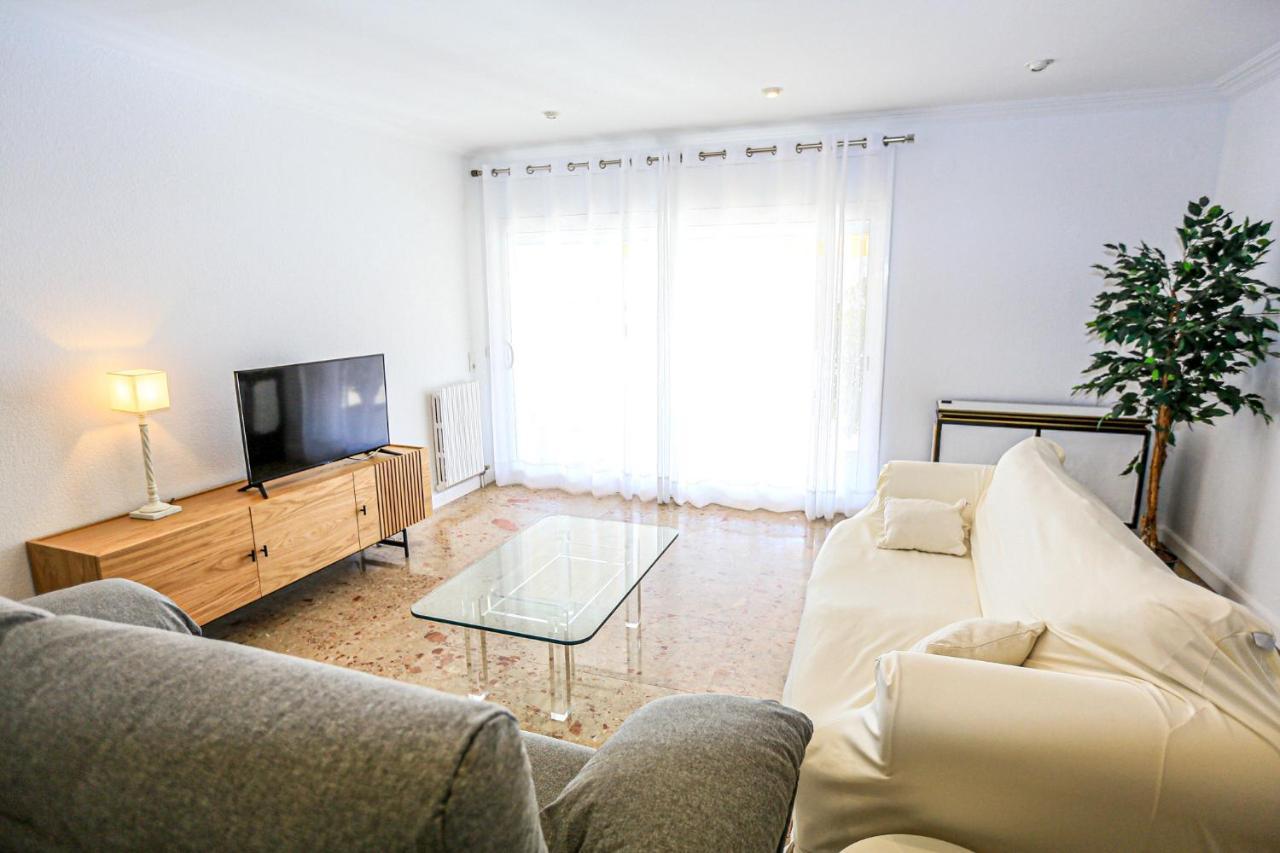 Aquarium - Only Families Apartment กัมบริลส์ ภายนอก รูปภาพ