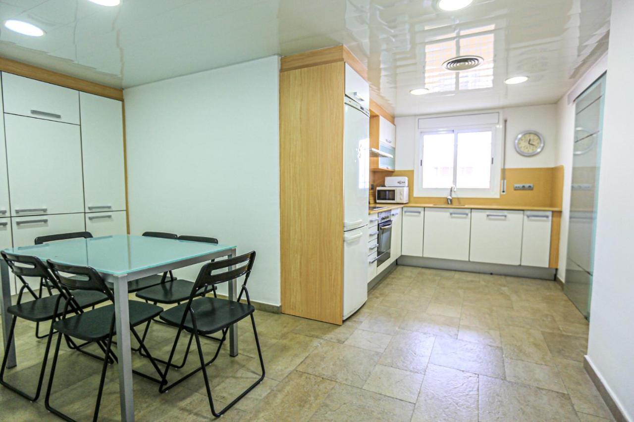 Aquarium - Only Families Apartment กัมบริลส์ ภายนอก รูปภาพ