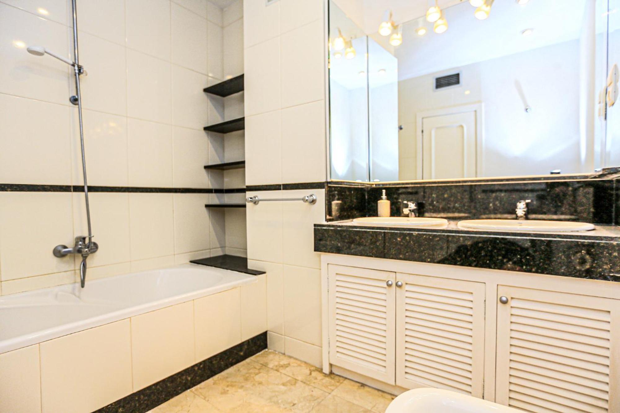 Aquarium - Only Families Apartment กัมบริลส์ ภายนอก รูปภาพ