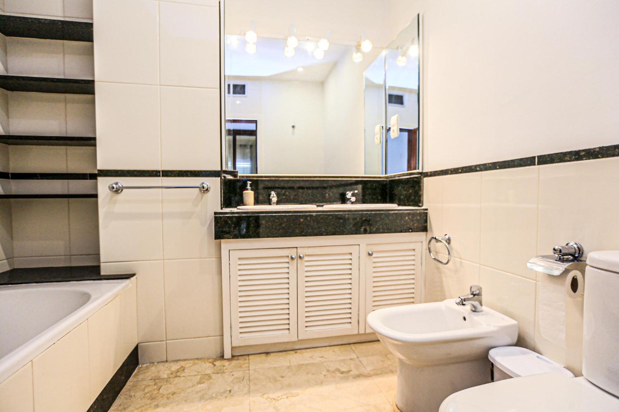 Aquarium - Only Families Apartment กัมบริลส์ ภายนอก รูปภาพ