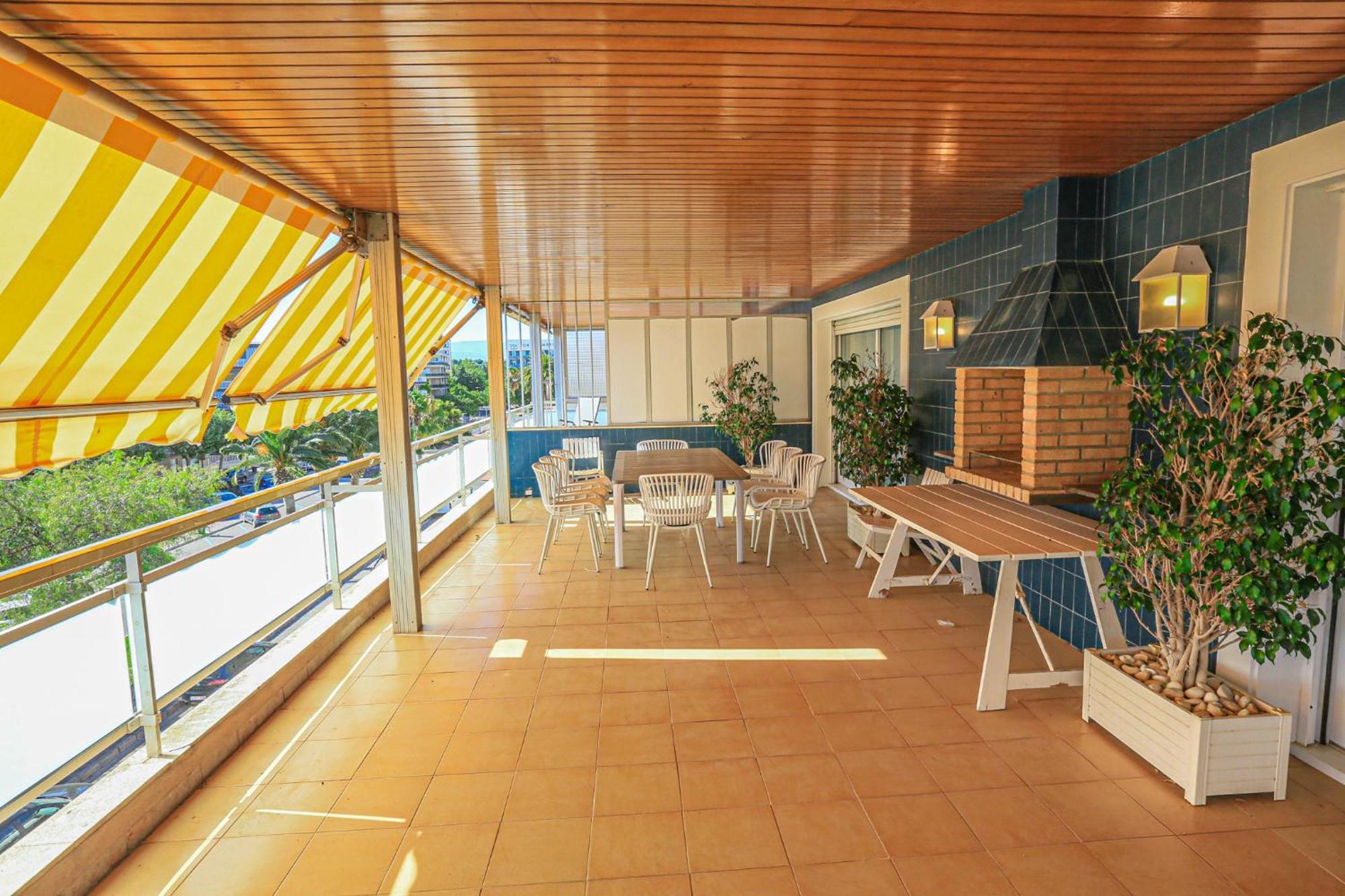 Aquarium - Only Families Apartment กัมบริลส์ ภายนอก รูปภาพ