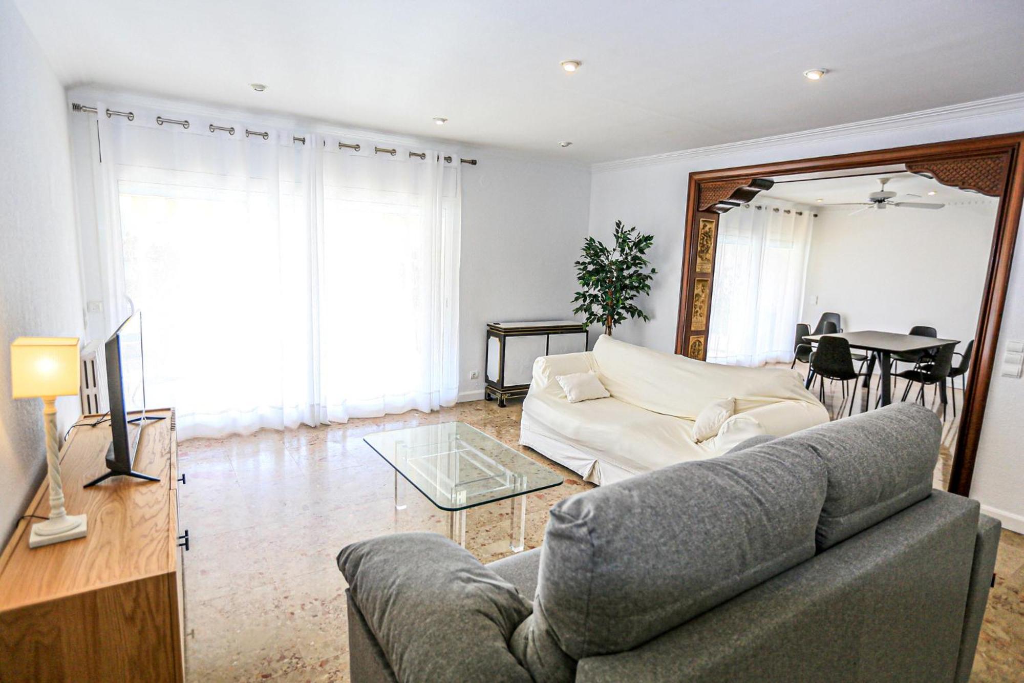 Aquarium - Only Families Apartment กัมบริลส์ ภายนอก รูปภาพ