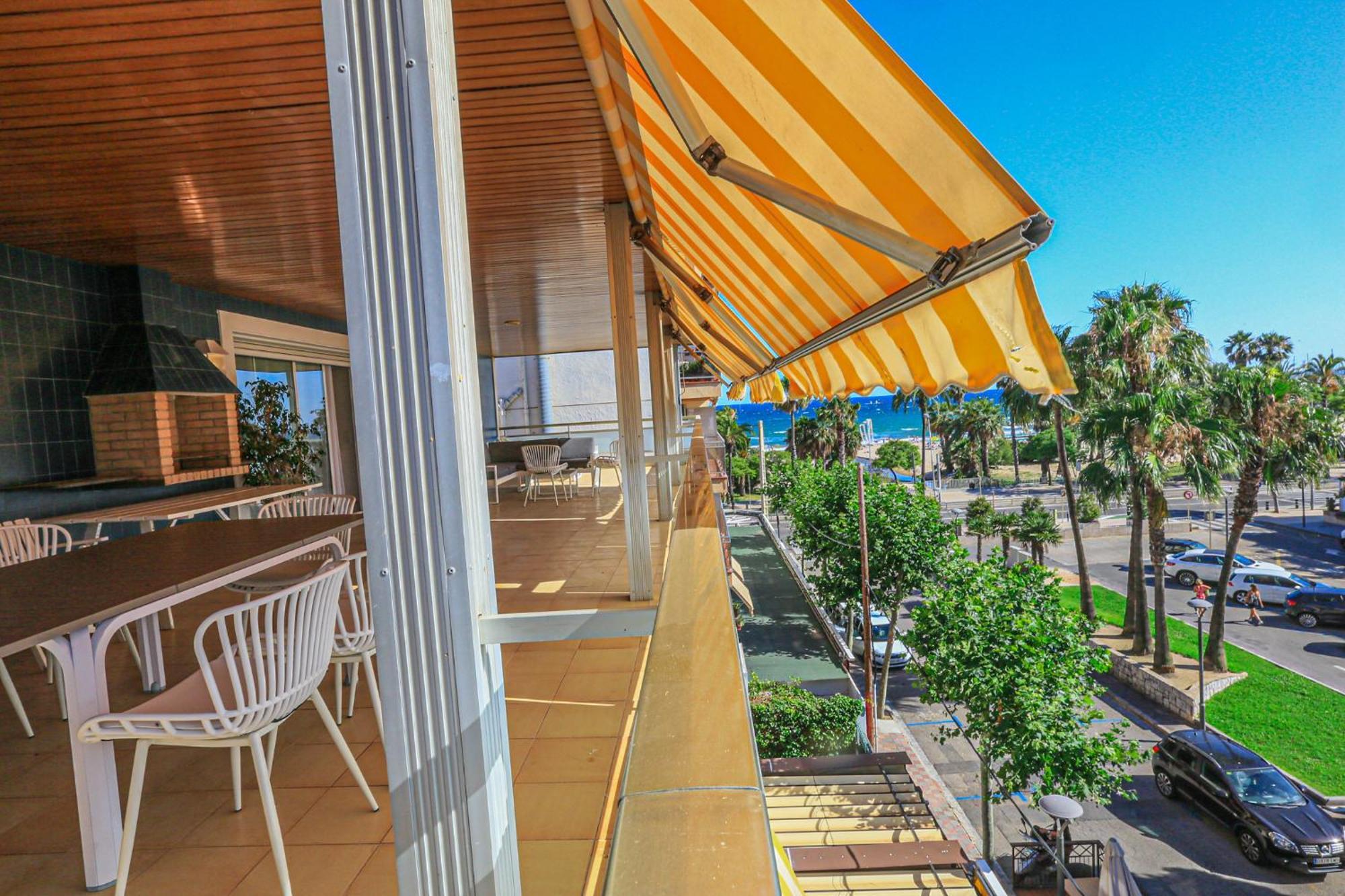Aquarium - Only Families Apartment กัมบริลส์ ภายนอก รูปภาพ